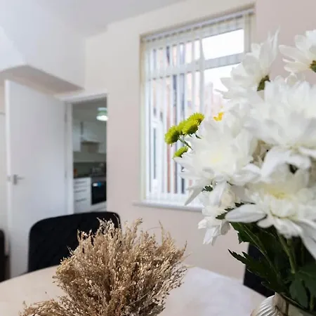בית נופש Contractor-friendly 2 Bed House Fast Wifi & Free Parking רדקאר